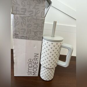 Simple Modern Disney Minnie Mouse tumbler